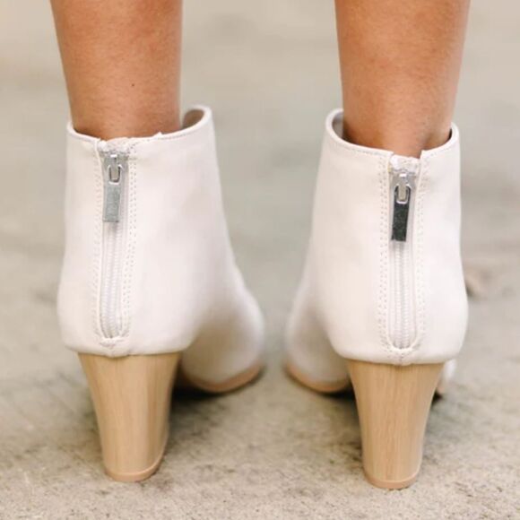 BRAND NEW QUPID POINTED TOE ANKLE BOOTIE - Picture 15 of 15